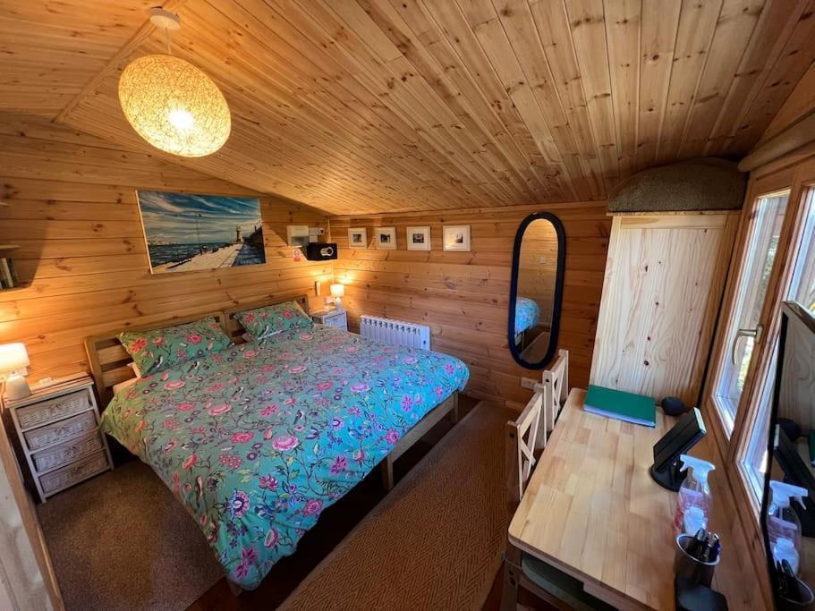 Cosy Cabin, Hidden From The Main House - Sleeps 2 - Ev Villa Hawkinge Exterior photo